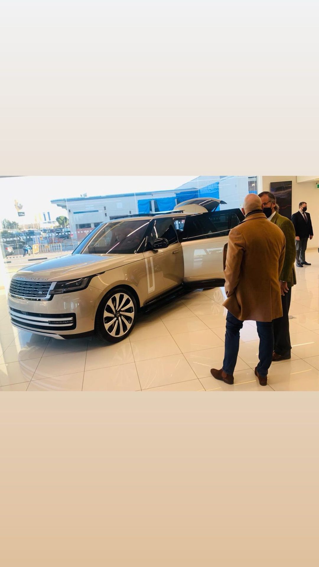 MOVILCAR PRESENTA EL NUEVO RANGE ROVER: MODERNIDAD IMPRESIONANTE, REFINAMIENTO EXTRAORDINARIO Y PRESTACIONES INIGUALABLES