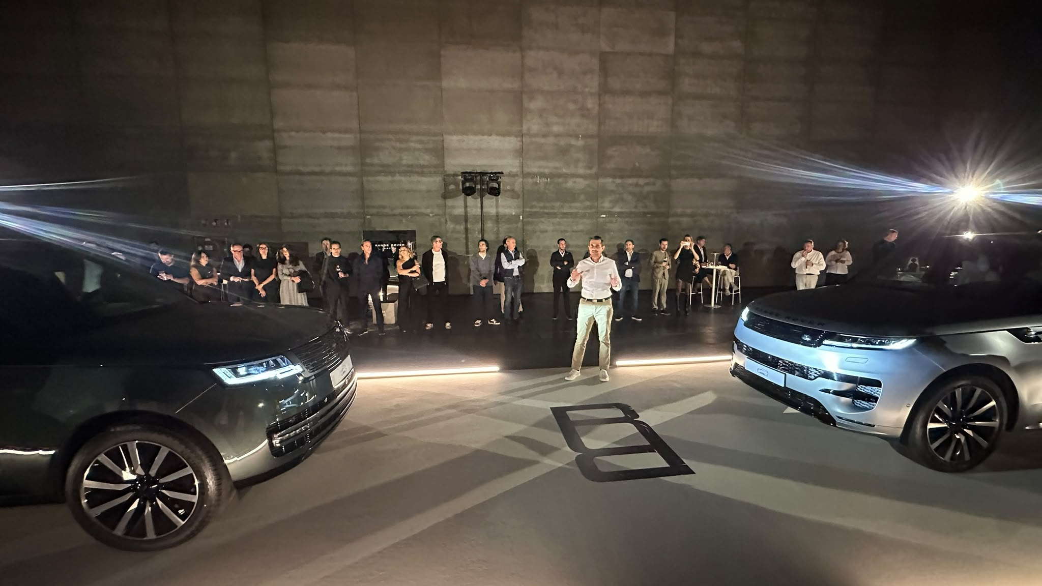 PRESENTACION RANGE ROVER Y RANGE ROVER SPORT ELECTRICO